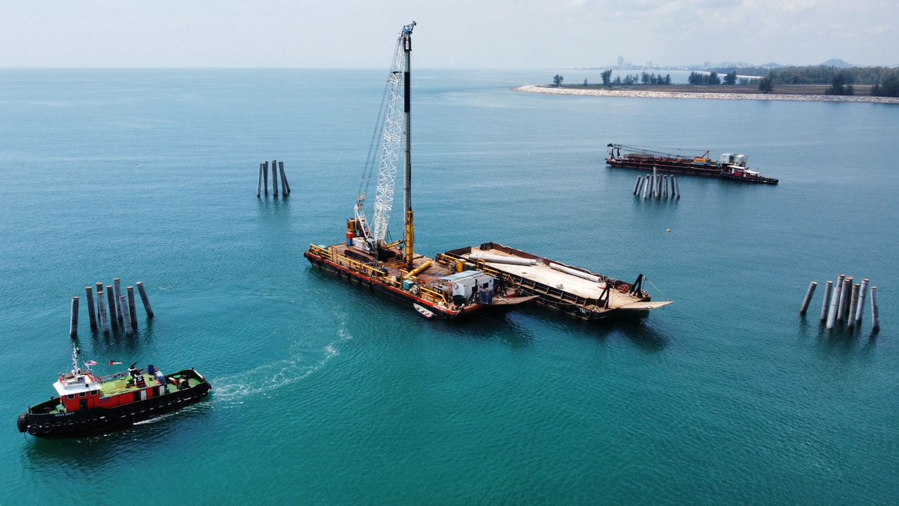 Construction of a Wind Turbine Site and Wind Turbine Installation Works gallery image
